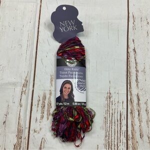 Loops & Threads Glitz Knitz Tricot Fantaisiste Color Queens 57 yds